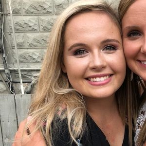 Meet your Posher, Alexis